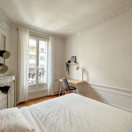 3-bedroom 15 In The Heart Of Trendy Cafés Appartamento Parigi