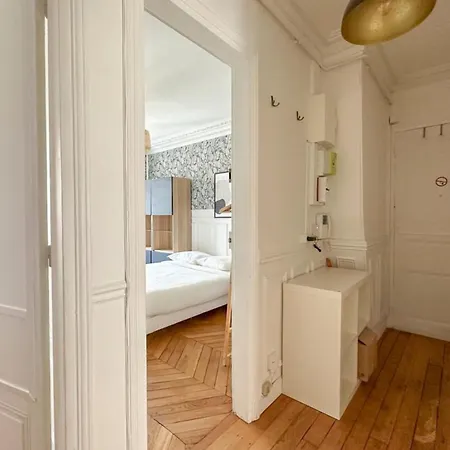3-bedroom 15 In The Heart Of Trendy Cafés *