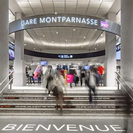 3-bedroom 15 In The Heart Of Trendy Cafés Parigi