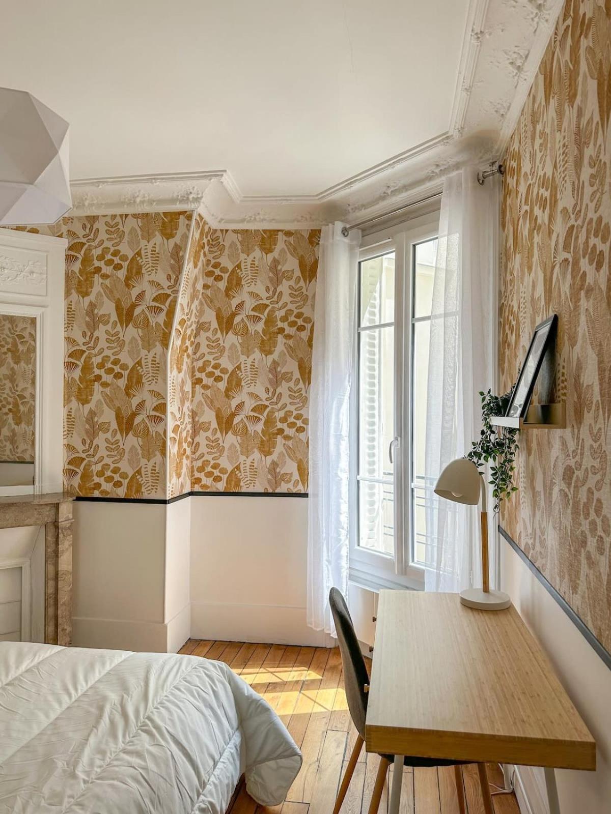 3-bedroom 15 In The Heart Of Trendy Cafes Apartment