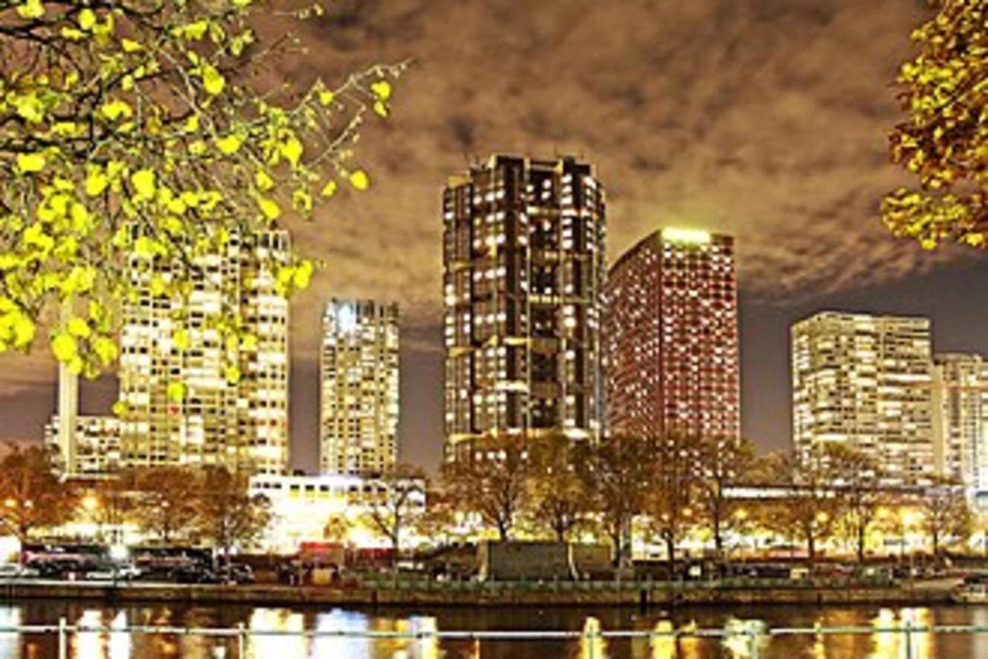 3-bedroom 15 In The Heart Of Trendy Cafes Apartment Paris