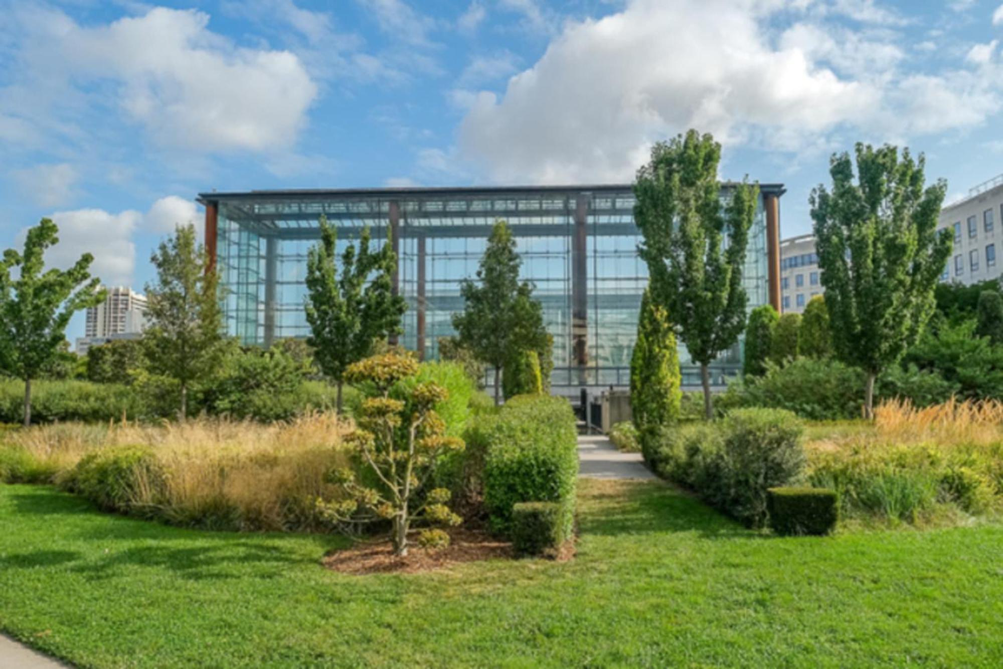 Apartment 3-bedroom 15 In The Heart Of Trendy Cafes Paris