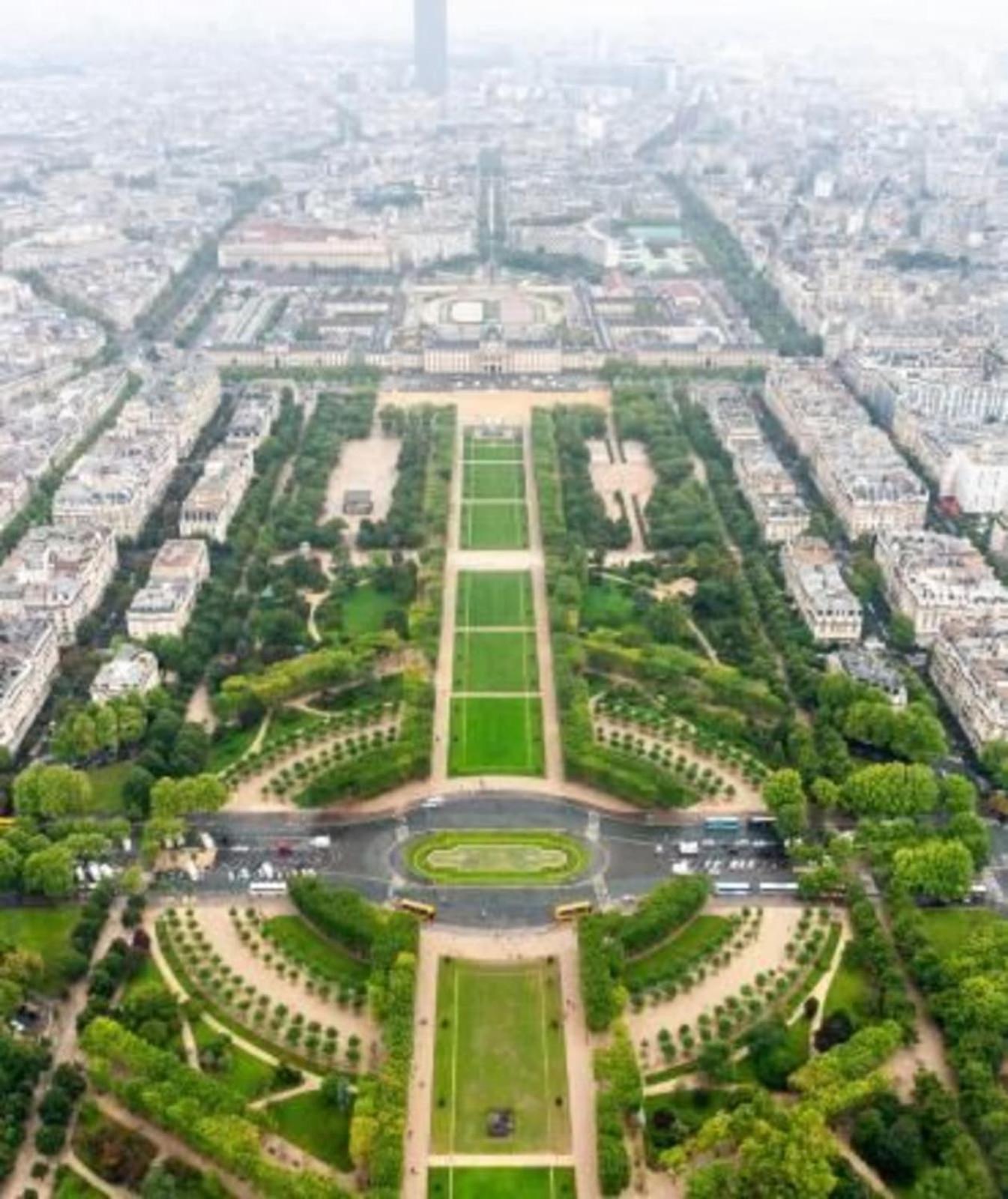 3-bedroom 15 In The Heart Of Trendy Cafes *