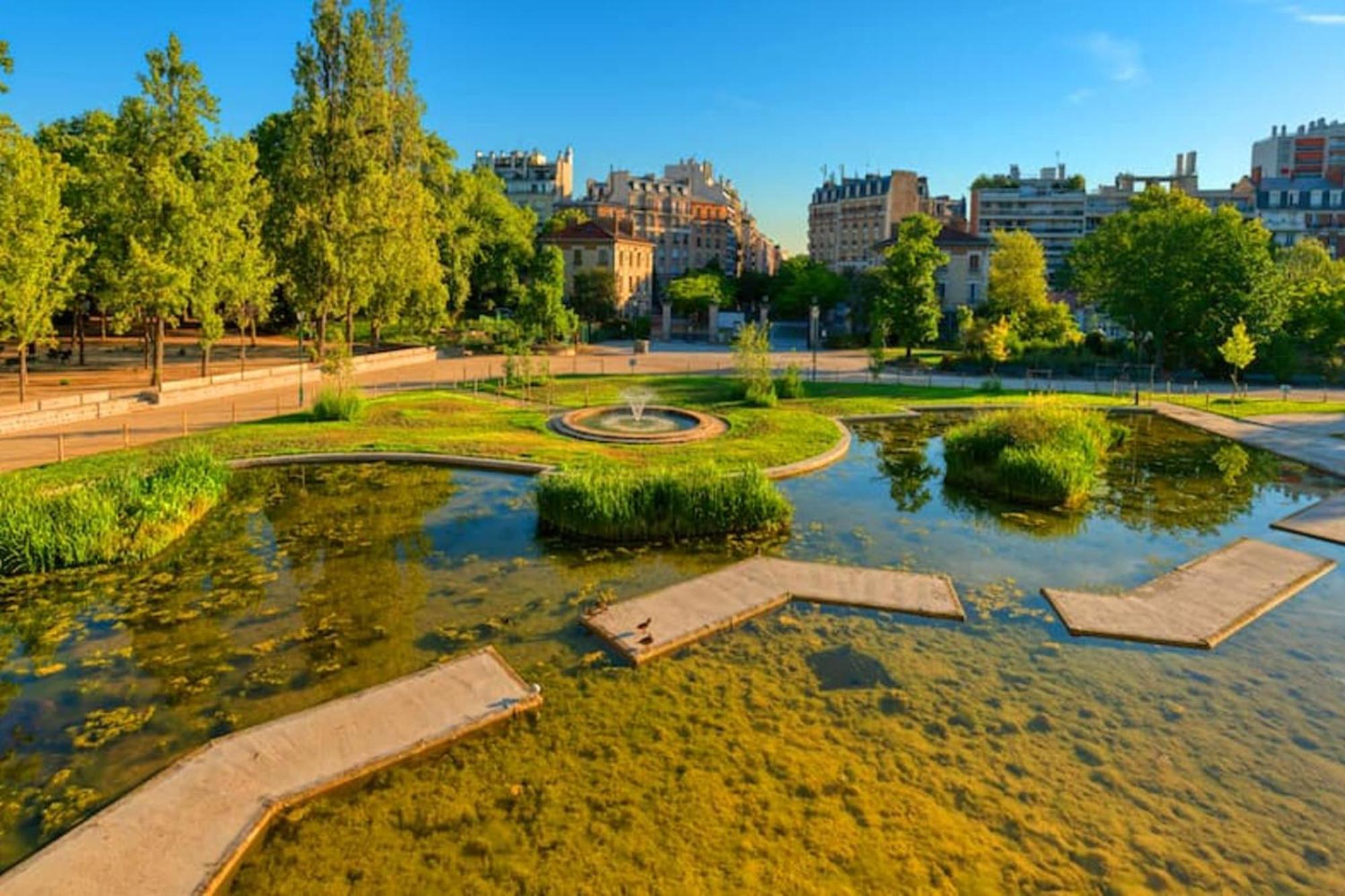 3-bedroom 15 In The Heart Of Trendy Cafes Apartment