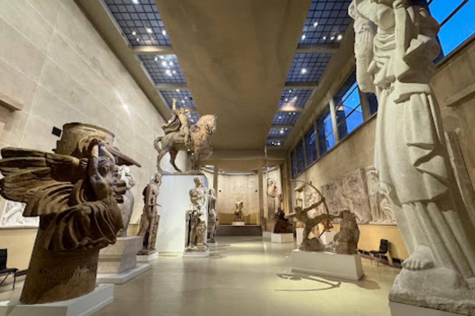 3-bedroom 15 In The Heart Of Trendy Cafes